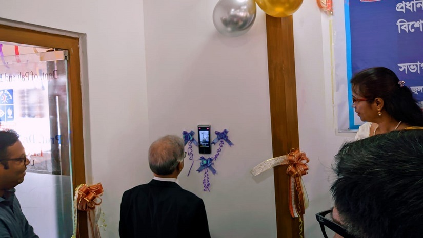 ঢাবিতে প্রথমবারের মতো চালু হলো বায়োমেট্রিক হাজিরা