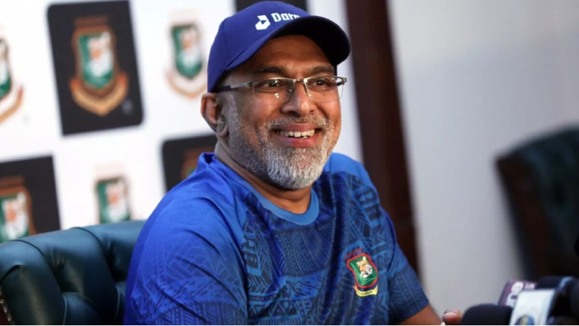 অস্ট্রেলিয়া বিমানবন্দরে ব্যাগ হারালেন টাইগার কোচ হাথুরুসিংহ