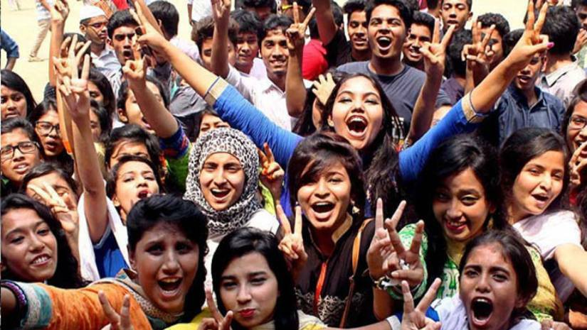 ফল পেয়ে উল্লাস