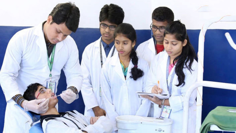 ডেন্টাল শিক্ষার্থী