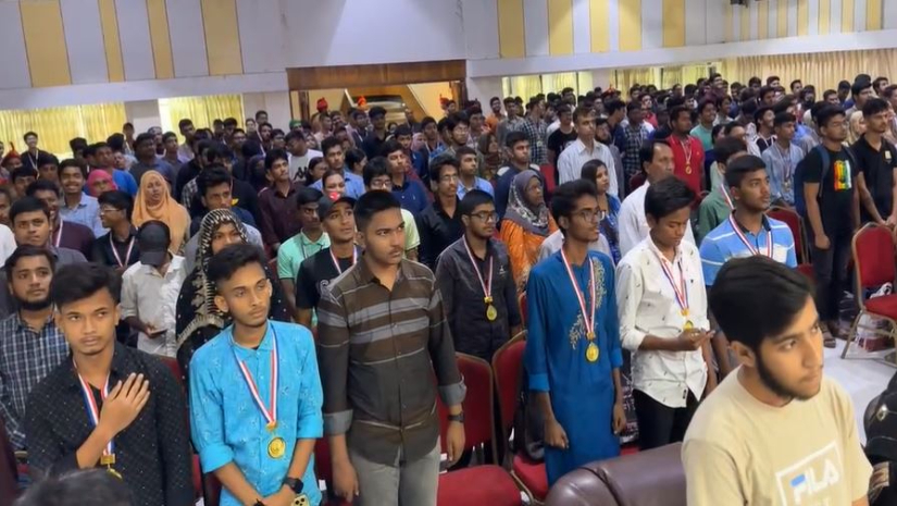 মোহাম্মদপুরে এসএসসি কৃতির শিক্ষার্থীদের সংবর্ধনা দিয়েছে বিএসবি-ক্যামব্রিয়ান শিক্ষা পরিবার