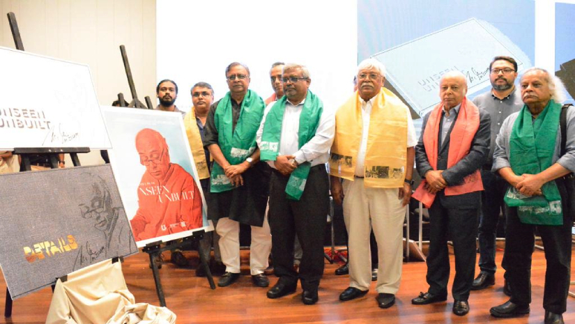 ‘ওল্ড ঢাকা’ এবং ‘ইউএপি একোলেডস’ শীর্ষক প্রদর্শনীতে অতিথিবৃন্দ