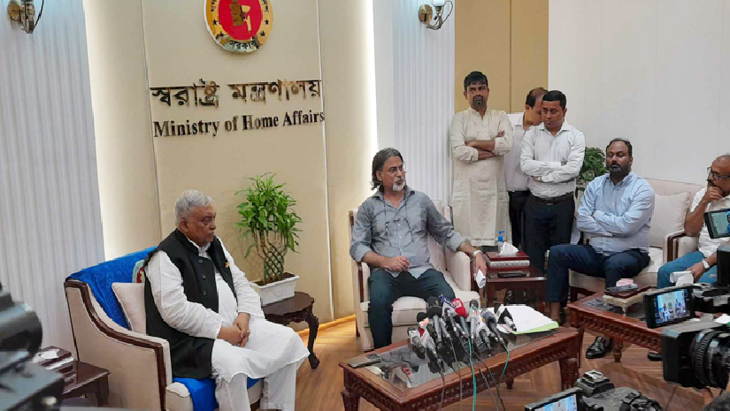 তারেক-জোবায়দাকে ফিরিয়ে আনতে যা যা করার করবো: স্বরাষ্ট্রমন্ত্রী