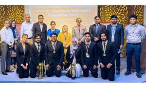 এআইইউবিতে ৪র্থ আন্তঃবিভাগ মুট কোর্ট প্রতিযোগিতা