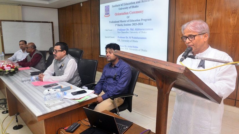 ঢাবির আইইআর মিলনায়তনে মাস্টার্স অফ এডুকেশন প্রোগ্রামের প্রথম ব্যাচের শিক্ষার্থীদের ওরিয়েন্টেশন