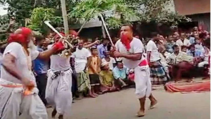 ব্রাহ্মণবাড়িয়ায় ‘রামদা’ দিয়ে লাঠিখেলা, আতঙ্কিত চোখে দেখছিলেন দর্শকরা