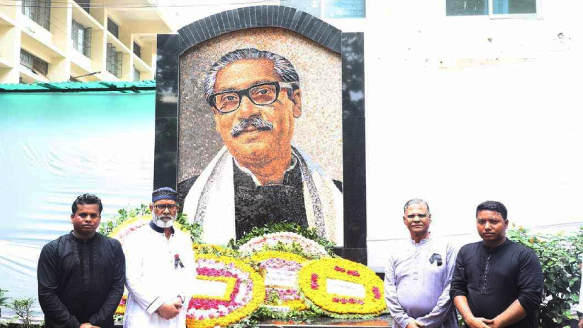 বঙ্গবন্ধু’র ম্যুরাল উন্মোচন করেন উপাচার্য অধ্যাপক ড. মো. ইমদাদুল হক