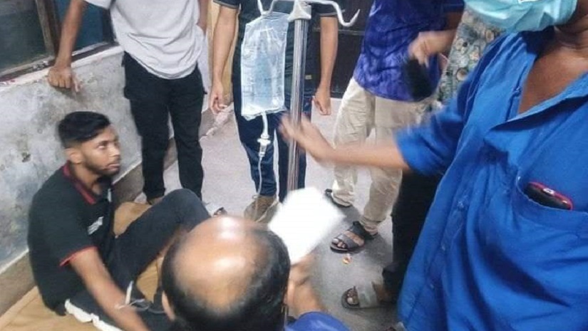 সাপের ছোবলে আহত হাাসিবুল ইসলাম