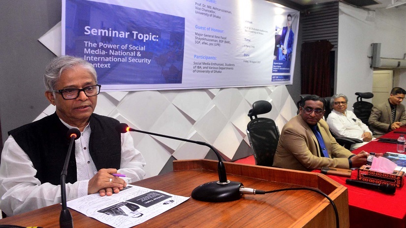 সোশ্যাল মিডিয়ায় সুরক্ষিত থাকতে নৈতিকতা চর্চায় গুরুত্ব ঢাবি উপাচার্যের