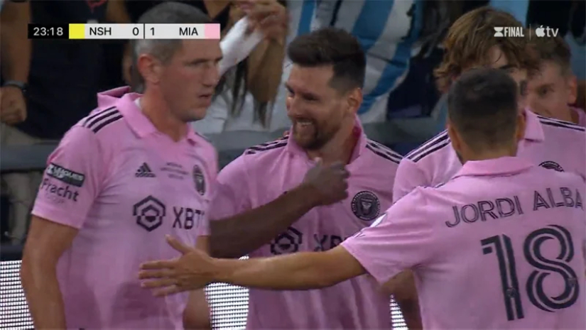 গোল উদযাপনে মেসিসহ সতীর্থরা