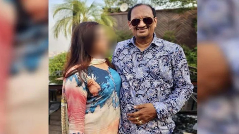 ছাত্রী সিনথিয়া ও দাতা সদস্য খন্দকার মুশতাক আহমেদ