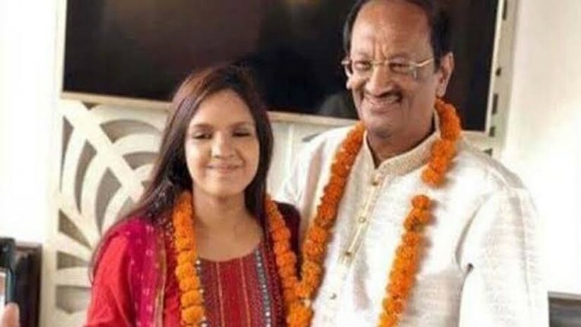 আইডিয়ালের ছাত্রী ও মুশতাক