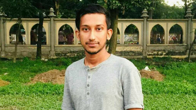 ঢাবিছাত্রের মৃত্যুর খবরে সলিমুল্লাহ মুসলিম হলে ভিড় জমান বিভিন্ন হলের শিক্ষার্থীরা