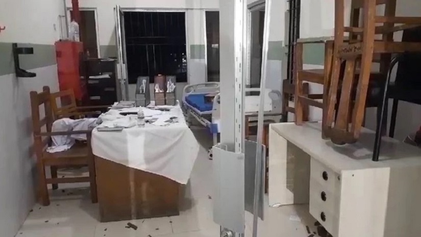 এম এ জি ওসমানী মেডিকেল কলেজ হাসপাতালে ভাংচুর করেন রোগীর স্বজনেরা