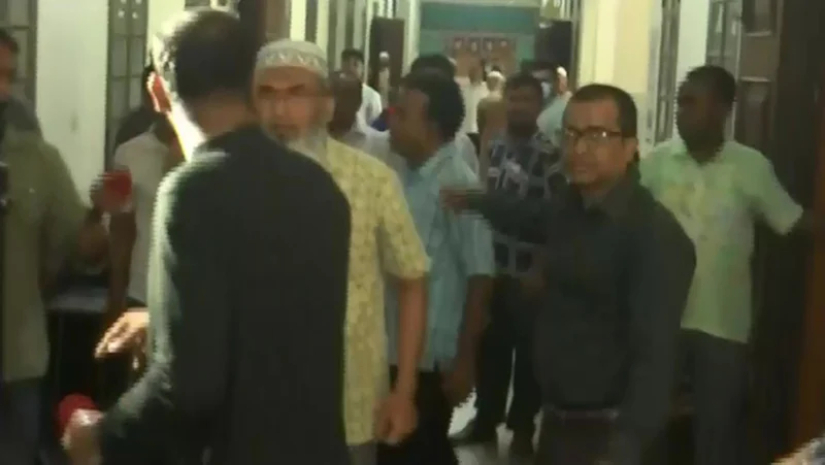 বরিশাল মেডিকেলে সাংবাদিকদের উপর হামলা
