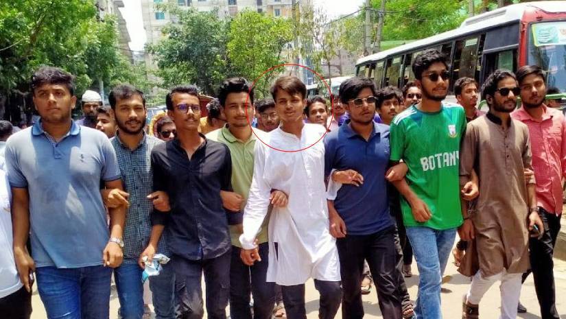 বিশ্ববিদ্যালয় শাখা ছাত্রলীগের কর্মসূচিতে সামনের সারিতে ইউনুস মাতাব্বর