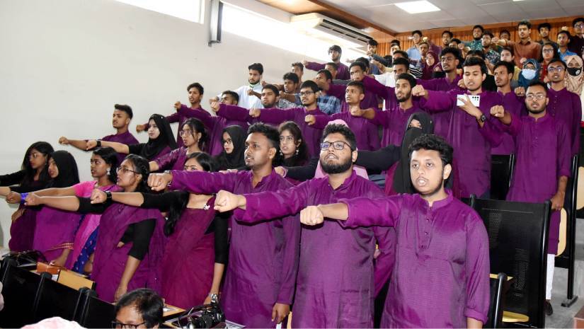 ছাত্ররাজনীতিকে না বলে শপথ খুবির নবীন শিক্ষার্থীদের