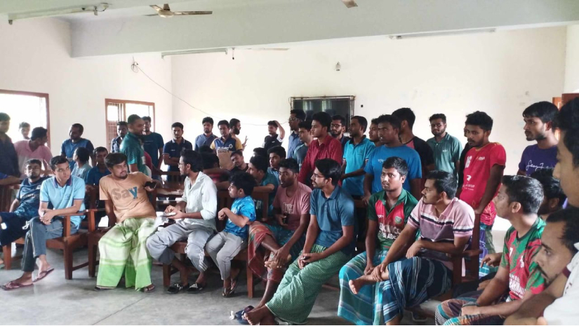 আন্দোলনরত শিক্ষার্থীরা