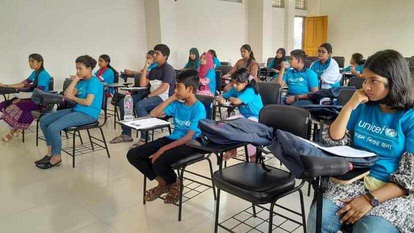 কর্মশালায় অংশগ্রহণকারী শিশুরা