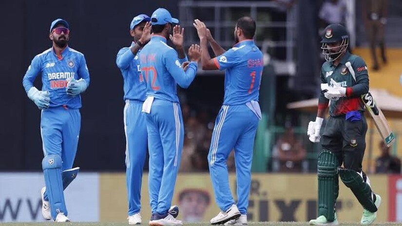 ব্যাটিং বিপর্যয়ে বাংলাদেশ