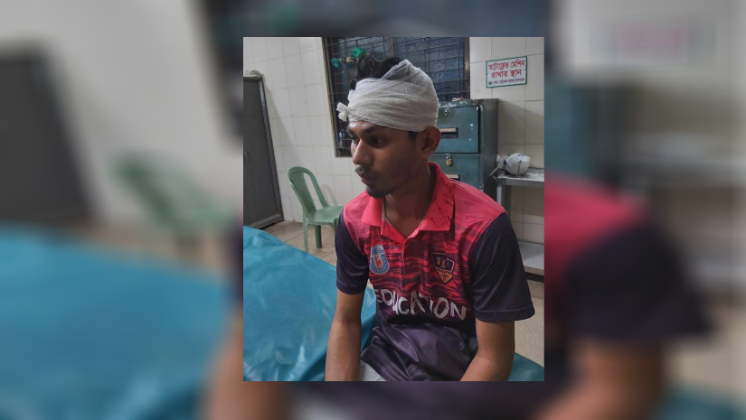 রুমের লাইট বন্ধ করা নিয়ে শিক্ষার্থীকে ইট দিয়ে মাথায় আঘাত