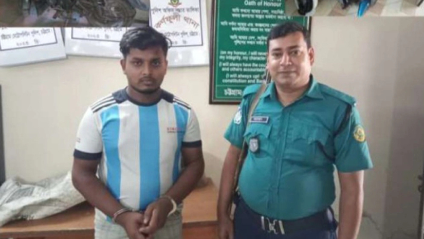 পুলিশের হাতে আটক ছাত্রলীগ নেতা আরিফুল ইসলাম