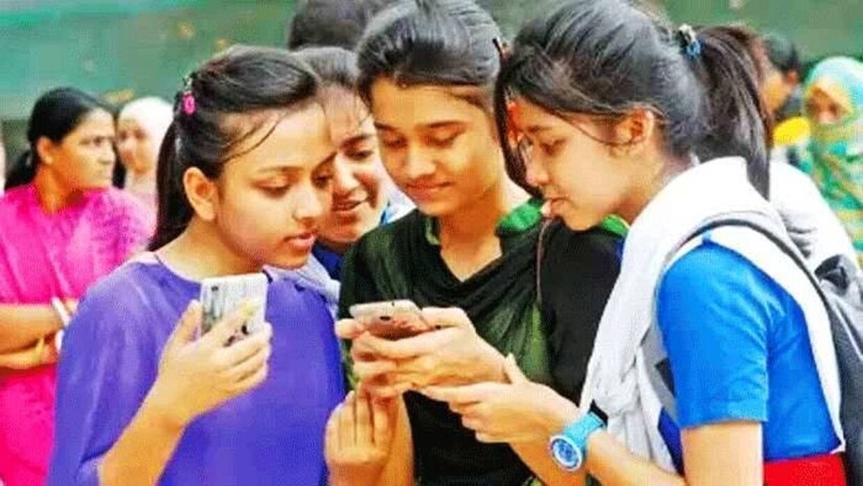 একাদশ শ্রেণিতে ভর্তির তৃতীয় ধাপের আবেদন আজ শেষ হচ্ছে