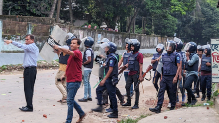 চবি ছাত্রলীগের দুপক্ষে সংঘর্ষ, আহত ৪