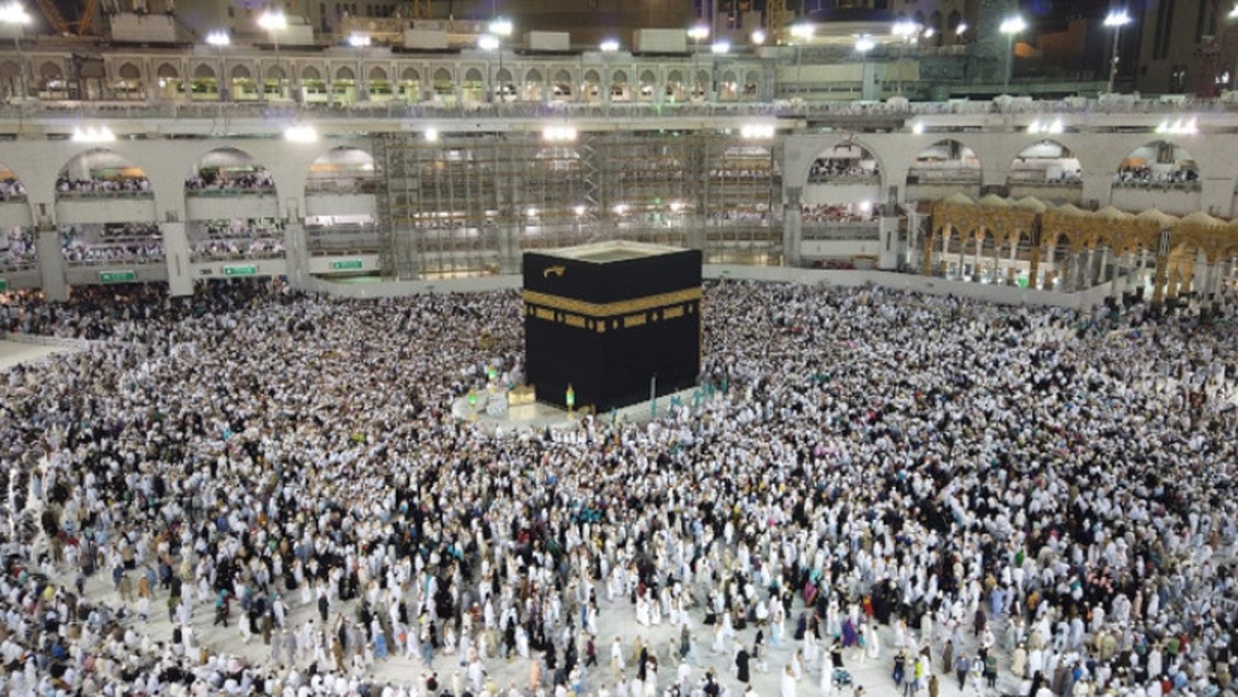 আগামী বছর বাংলাদেশ থেকে যেকজন হজ করতে পারবেন