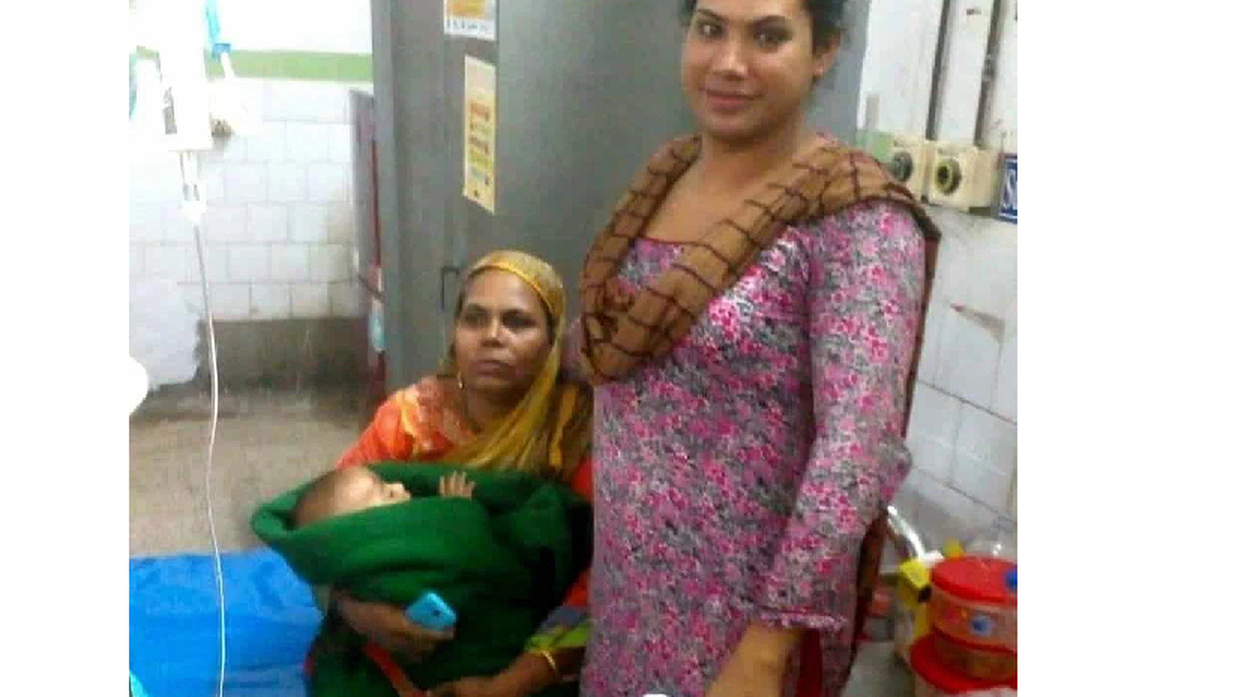 বেচেঁ ফেরা শিশু। 