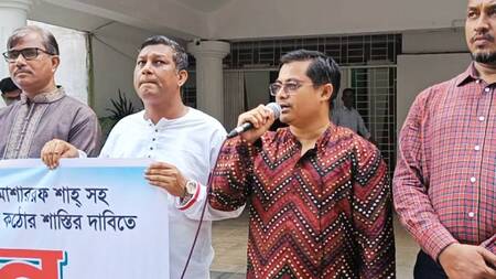 ‘চবি প্রশাসন নির্লজ্জ ও মেরুদণ্ডহীন’