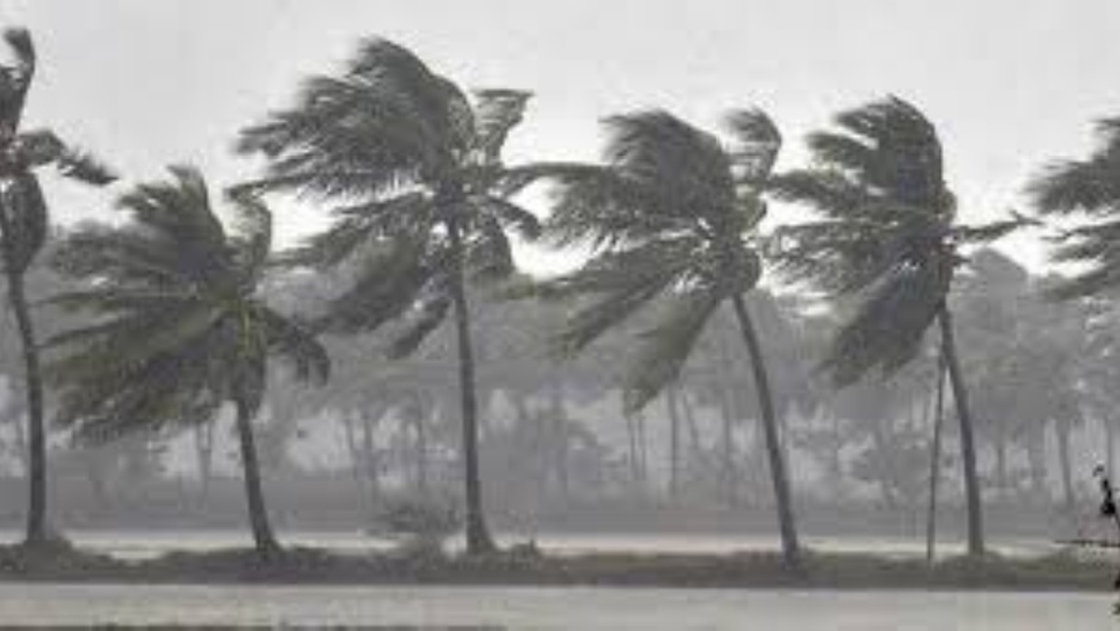 দুপুরের মধ্যে ঢাকাসহ ১৩ জেলায় ঝড়-বৃষ্টির আশঙ্কা