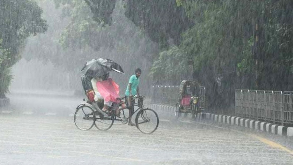 সাগরে লঘুচাপ, আগামী সাতদিন ধরে বৃষ্টির সম্ভবনা 