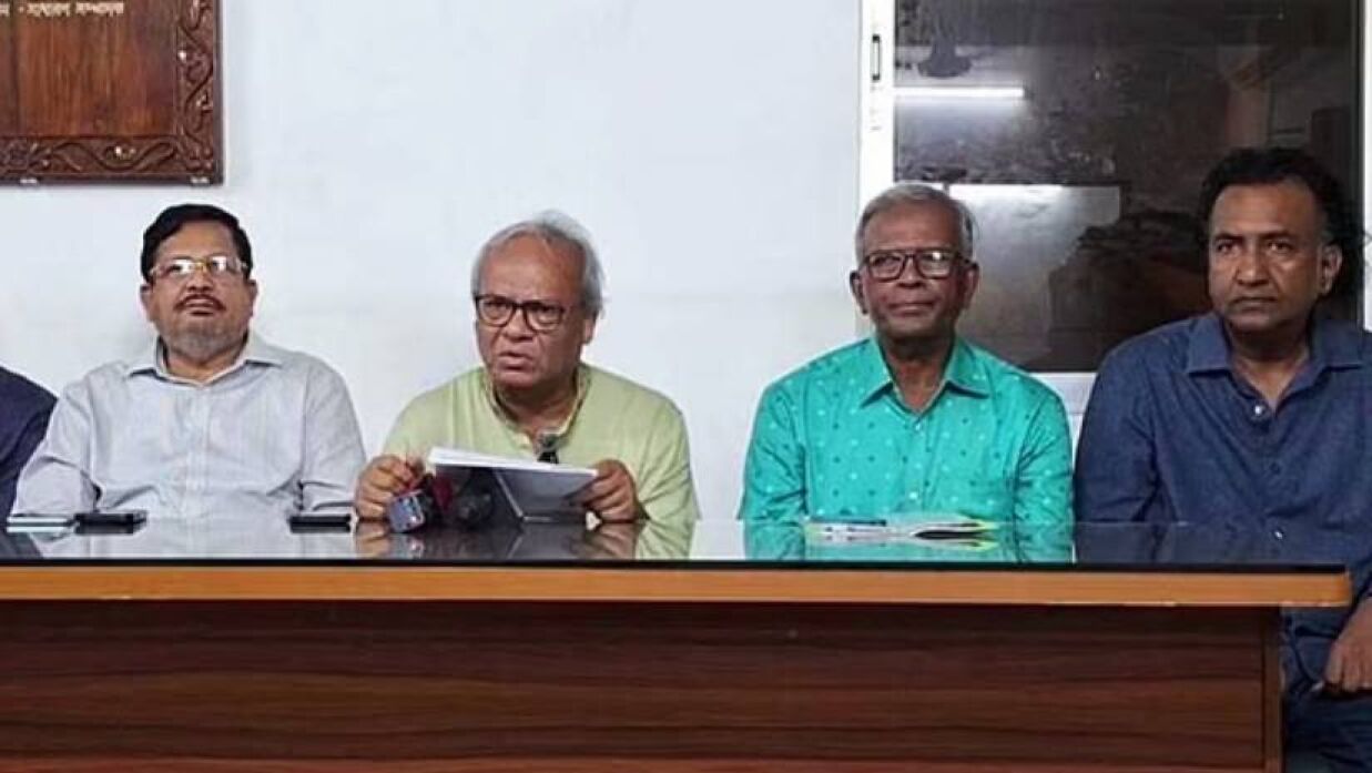 সংবাদ ব্রিফিংয়ে রুহুল কবির রিজভী