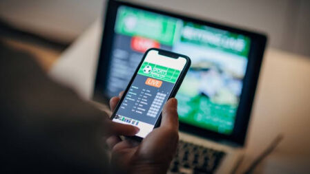 অনলাইন বেটিং বিষয়ে শিক্ষার্থীদের সচেতন করার নির্দেশ