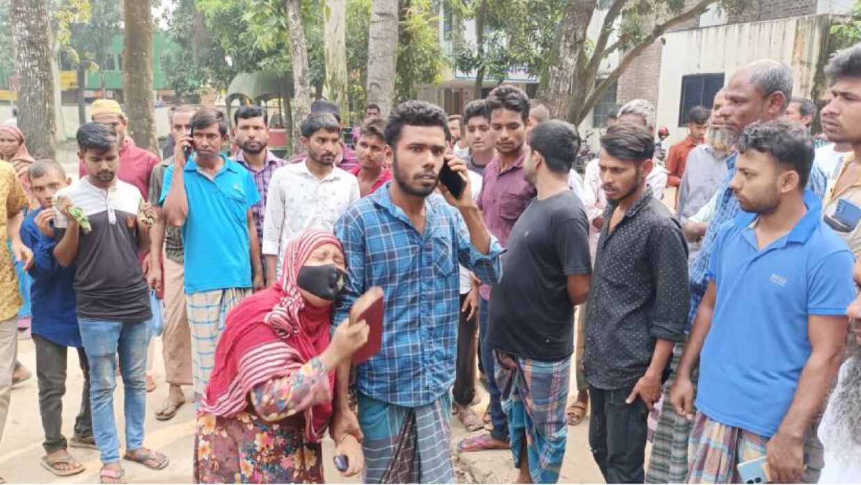 ময়মনসিংহে ৫ জনকে পিষে মারল বাস