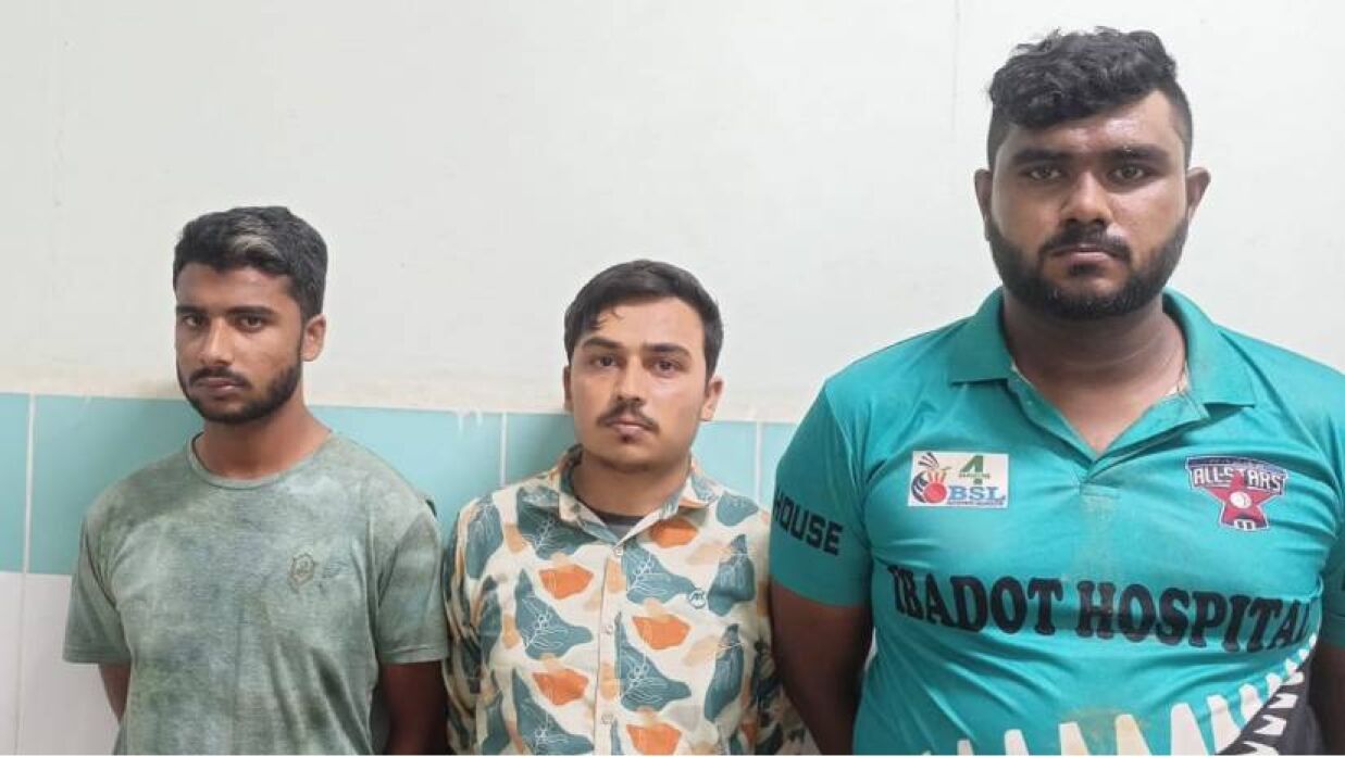 গ্রেফতার ৩ ছাত্রলীগ নেতা। 