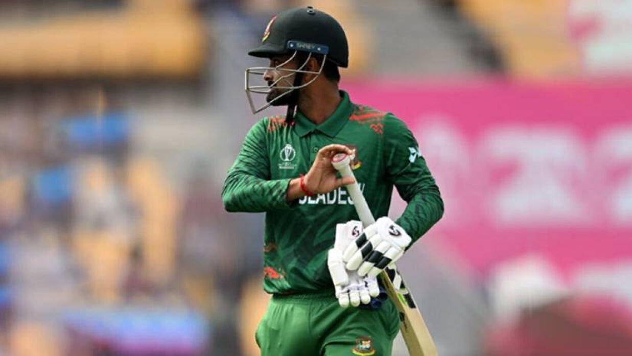 প্রথম বলে উইকেট বিলিয়ে দেন লিটন