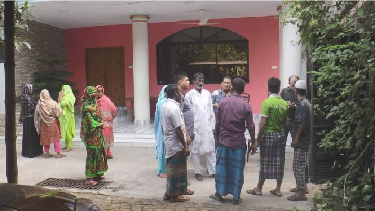 ভাড়া বাসায় দুই বান্ধবীর রহস্যজনক মৃত্যু, অসুস্থ ৪