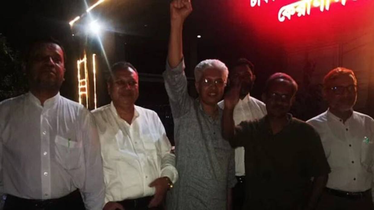 কারাগার থেকে মুক্তি পাওয়ার পর  আদিলুর ও নাসির