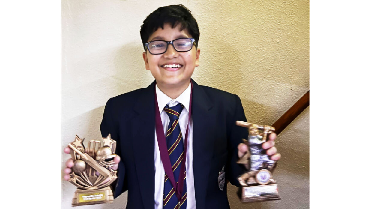 ইংল্যান্ডের ক্রিকেট ক্লাবে বর্ষসেরা বাংলাদেশি বংশোদ্ভূত কাজী আদিব