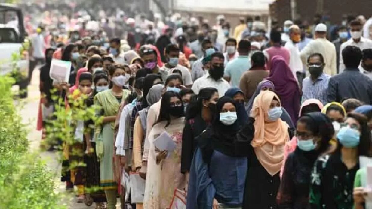 মেডিকেল ভর্তি পরীক্ষায় অংশগ্রহণকারী শিক্ষার্থী