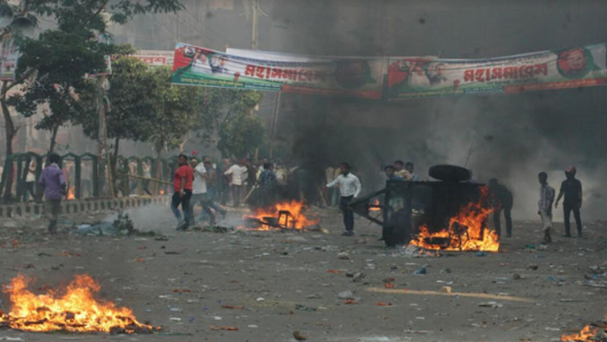 নয়াপল্টনে বিএনপির মহাসমাবেশ কেন্দ্র করে সংঘর্ষ