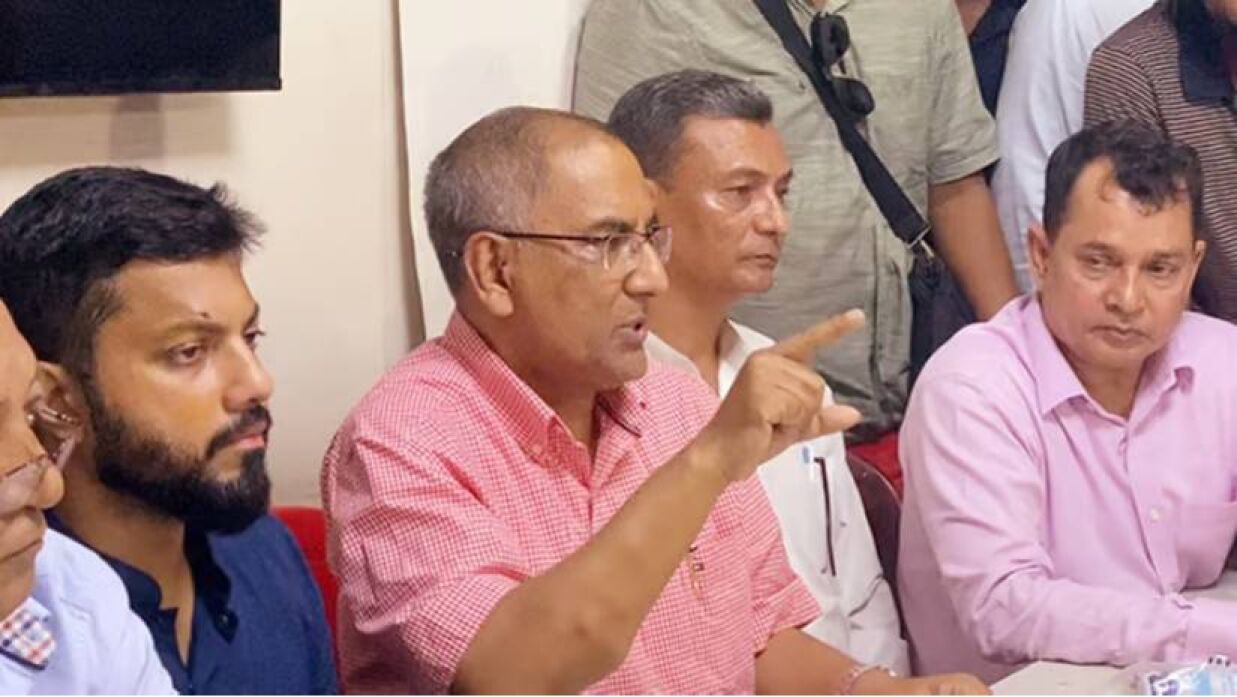 বাইডেনের কথিত উপদেষ্টা মিয়া জাহিদুল ইসলাম আরেফী