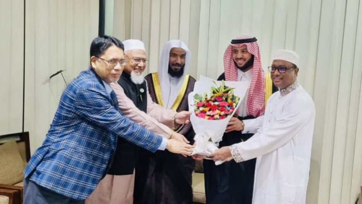 ঢাকায় আসলেন মসজিদে নববীর ইমাম