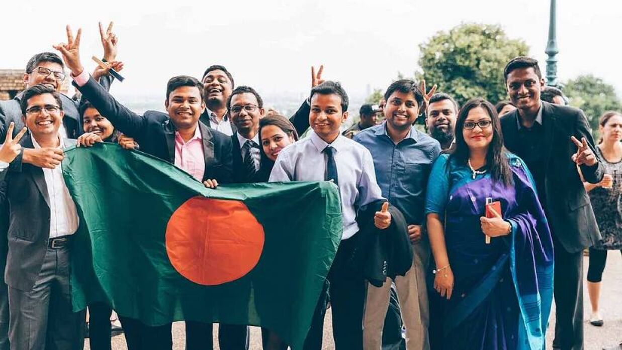 বাংলাদেশি শিক্ষার্থীরা