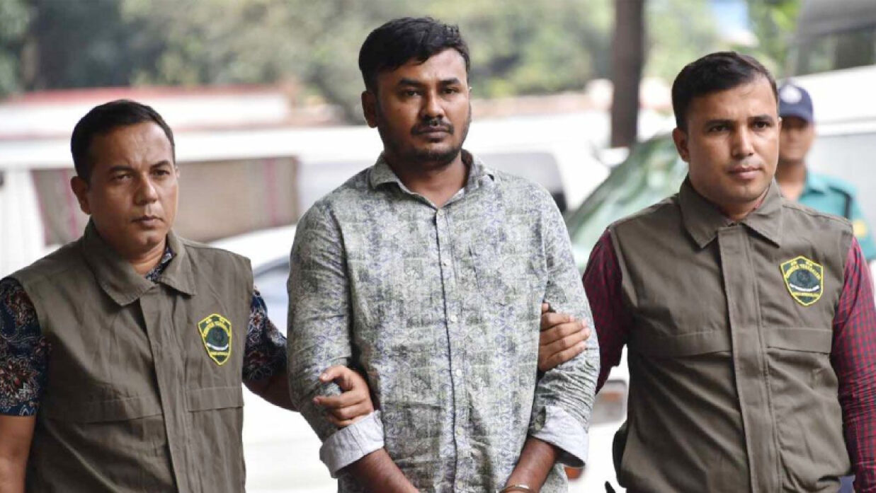 আমানকে মহাখালী বাসস্ট্যান্ড সংলগ্ন এলাকা থেকে গ্রেফতার করে সিটিটিসি