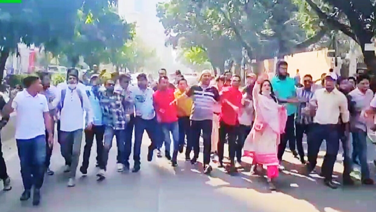 অবরোধের সমর্থনে মিছিল।
