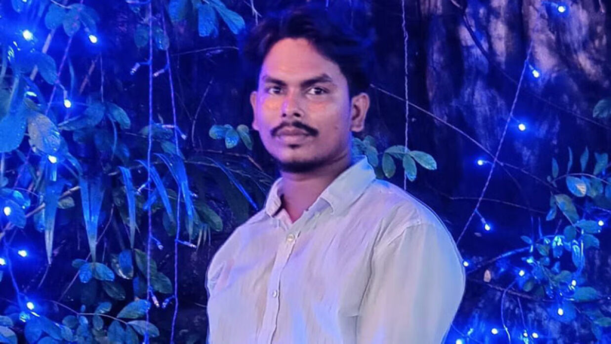 ২ বছরের শিশু প্রিজনভ্যান দেখলেই ‘বাবা বাবা’ বলে চিৎকার