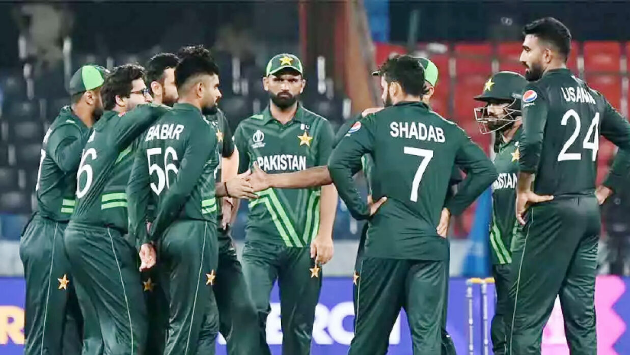 অসম্ভব সমীকরণে পাকিস্তানের সেমিফাইনালে ওঠার লড়াই